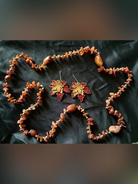Brown Amber Tone Stone Necklace Paired with Leaf Earrings 🍁